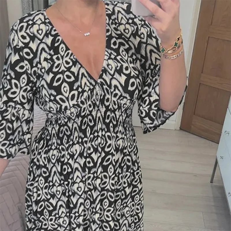 🔥👗Virágos ruha hegyes nyakkivágással